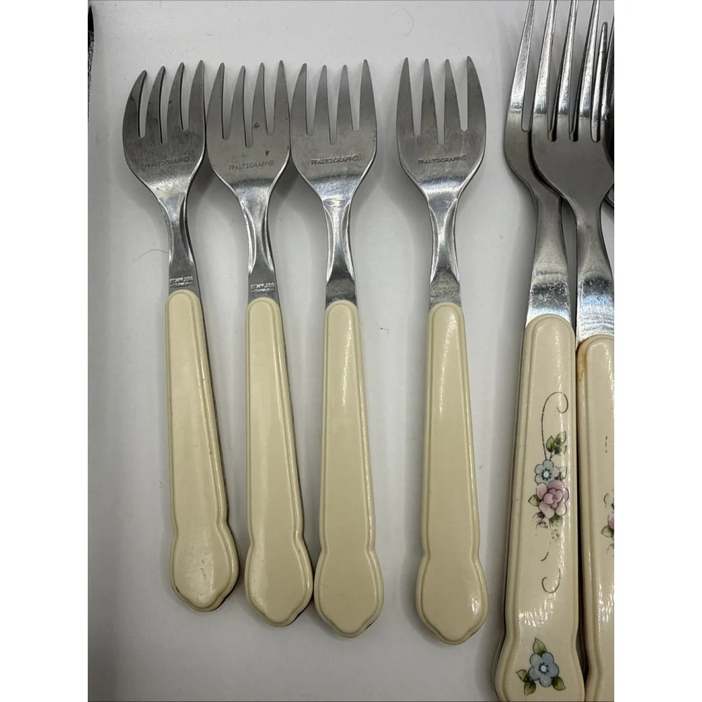 20 Pieces Pfaltzgraff TEA ROSE Stainless Plastic Handle Flatware
